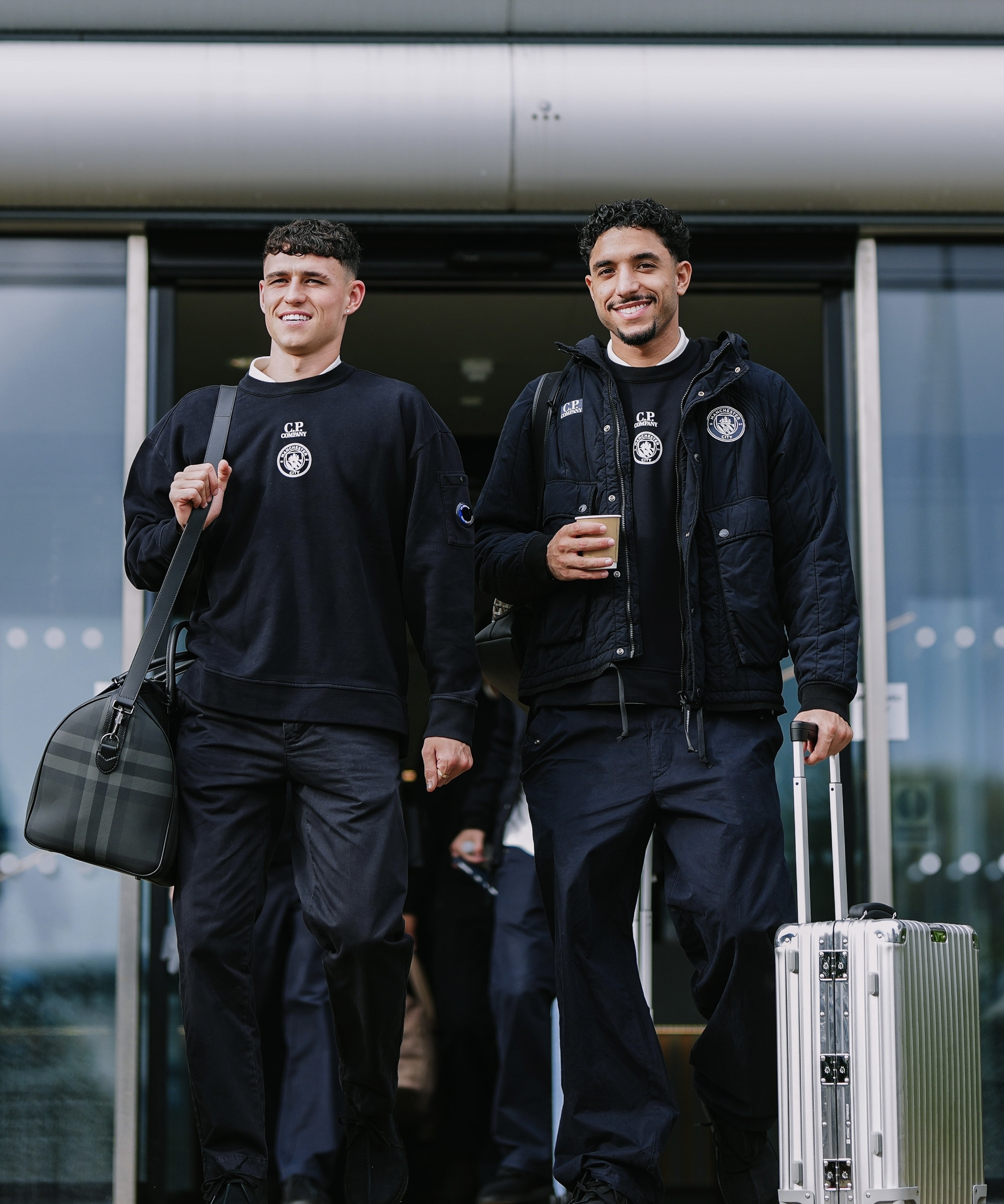 九游体育APP-刚刚！窗口期巴塞罗那官宣签约今晨金州勇士绝杀压哨——欧冠节点到来，比利亚雷亚尔围绕社区盾回应争议