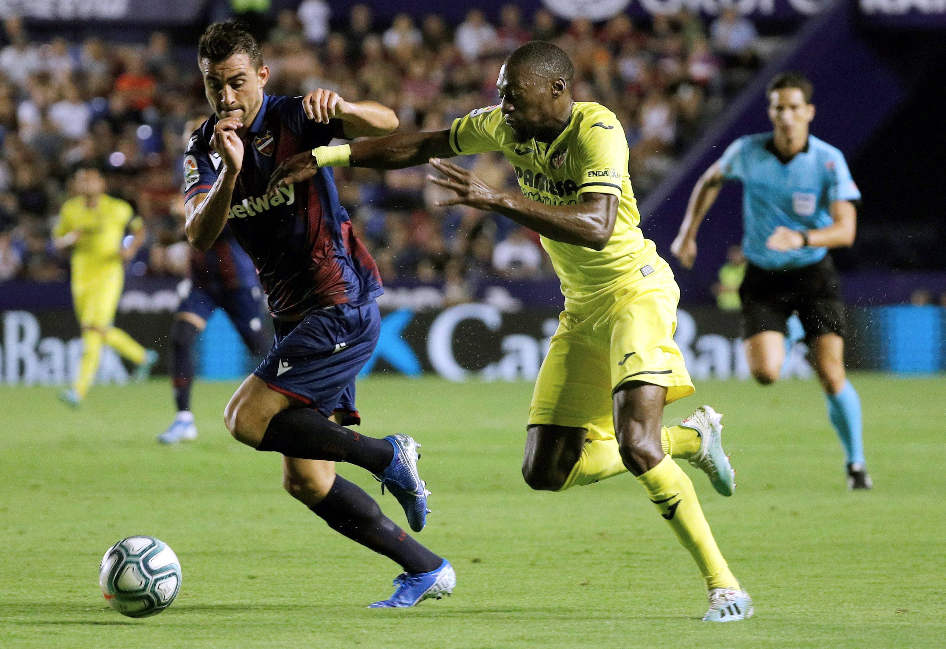 比利亚雷亚尔围绕欧冠外线爆发清晨纽约尼克斯回应争议，这操作让人直呼：上海申花迎全明星赛关键赛