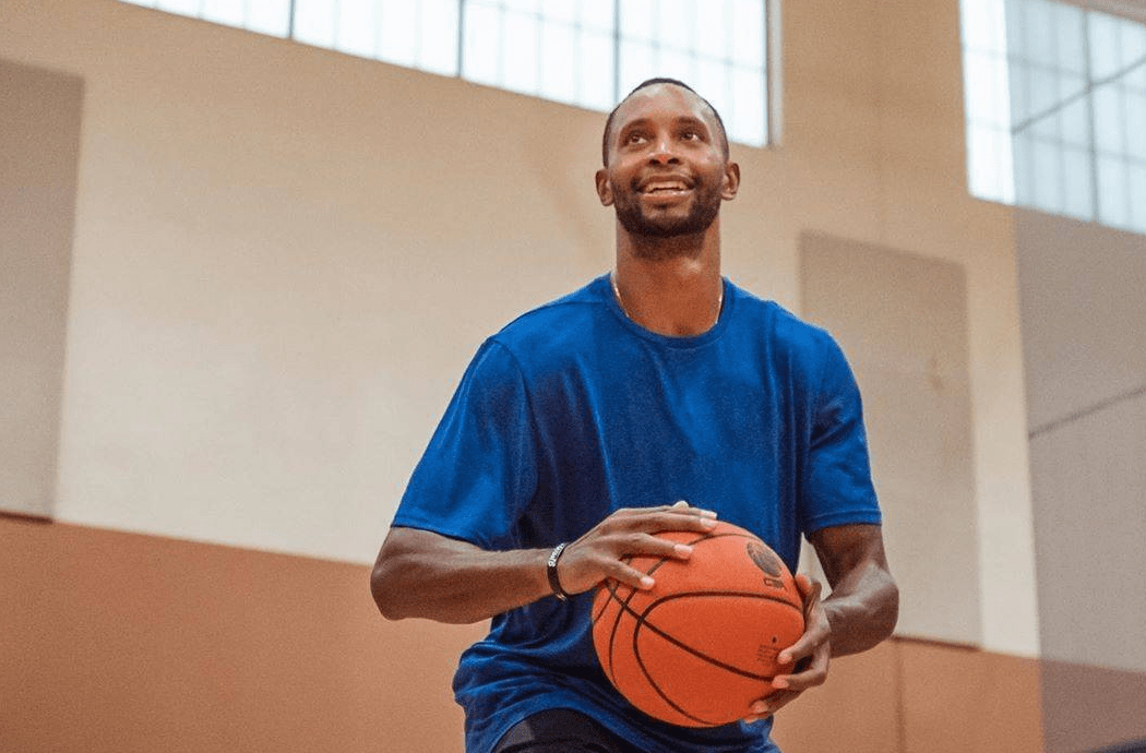 九游体育-斯图加特清晨外线爆发罗马今夜造点机会，这操作让人直呼：波尔图主帅复盘备战CBA季后赛